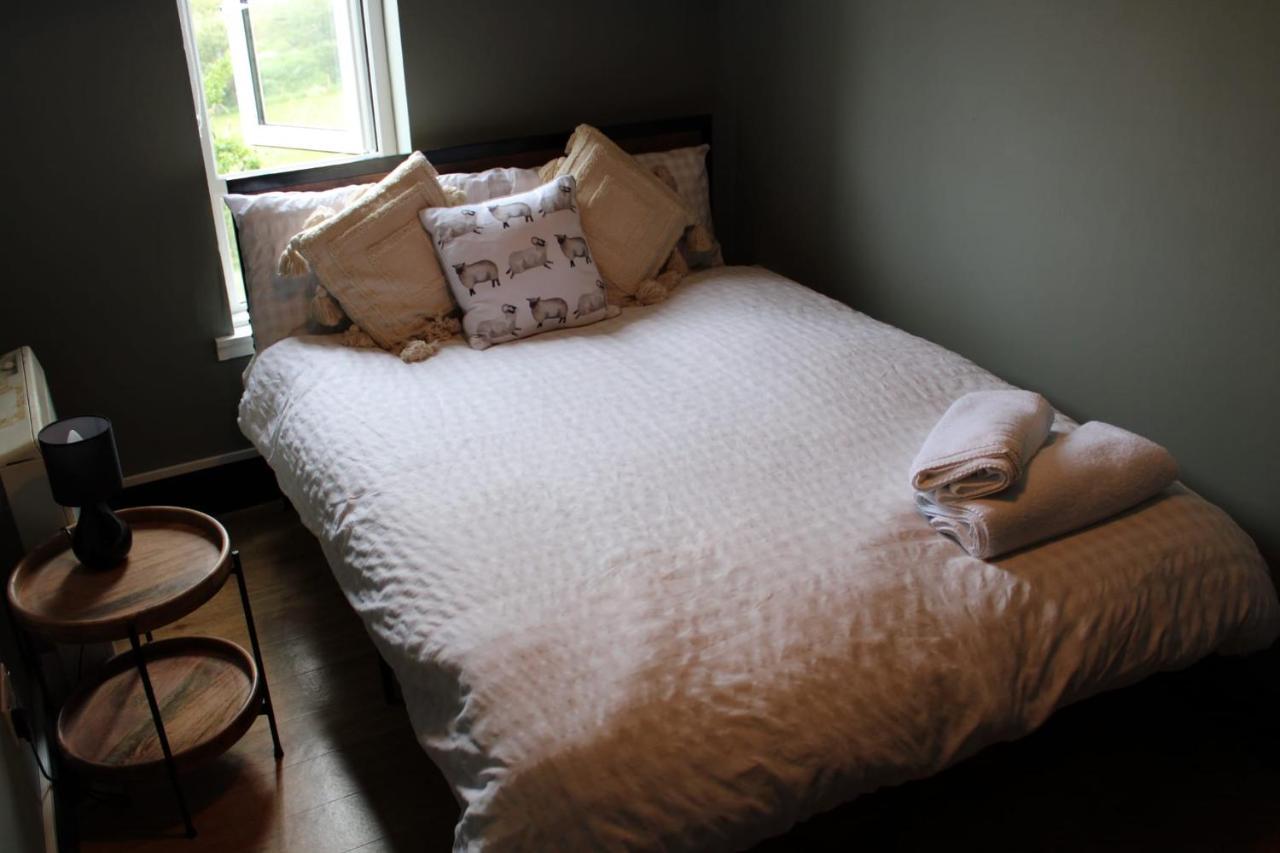 Ben Lettery Hostel Ballynahinch ภายนอก รูปภาพ