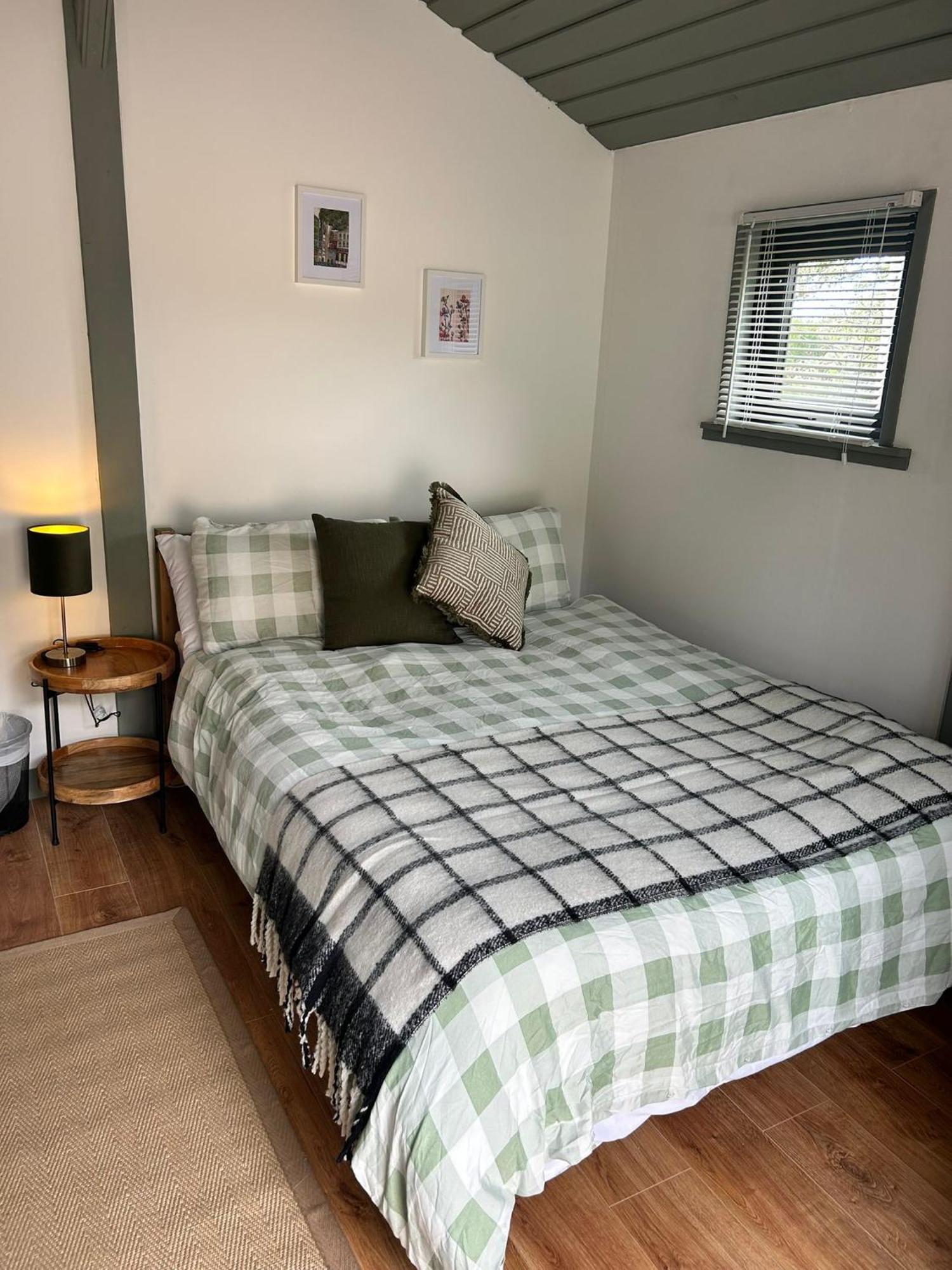 Ben Lettery Hostel Ballynahinch ภายนอก รูปภาพ