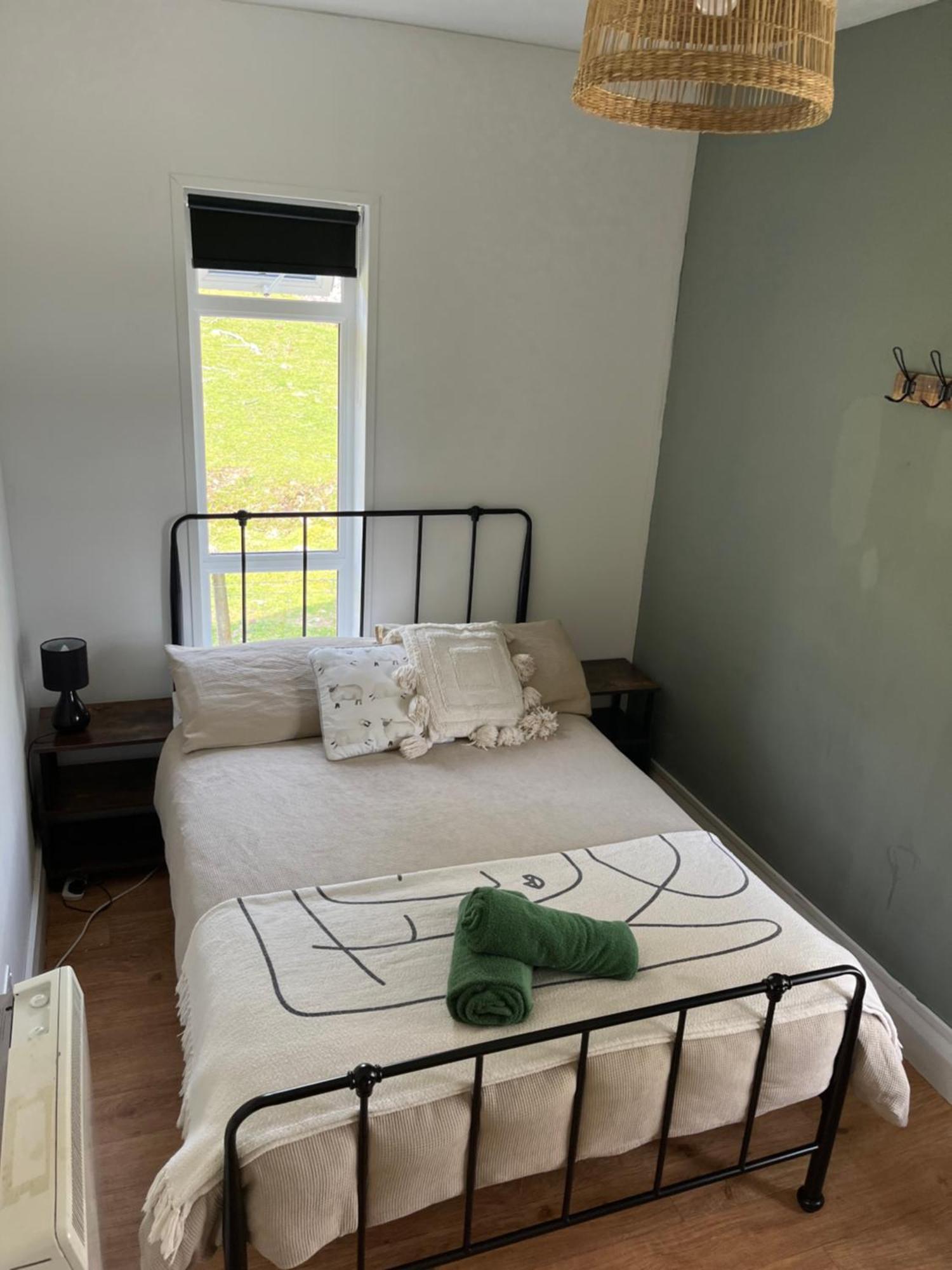 Ben Lettery Hostel Ballynahinch ภายนอก รูปภาพ